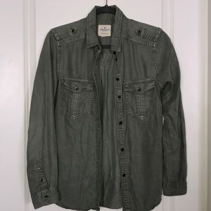 Green button up shirt (boyfriend fit)